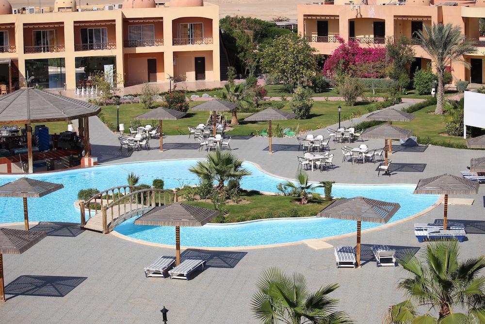 Wadi Lahmy Azur - Soft Complex Abū Ghuşūn